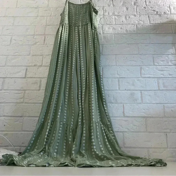 Women’s Size Large Romper - Green - With Pockets - White Floral Pattern Boho - Picture 6 of 13